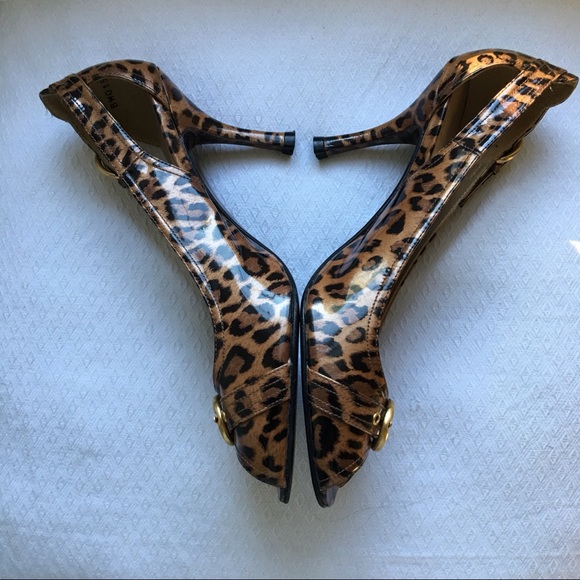 Stuart Weitzman Shoes - Stuart Weitzman animal print heels 🎉 HP 10/20/19